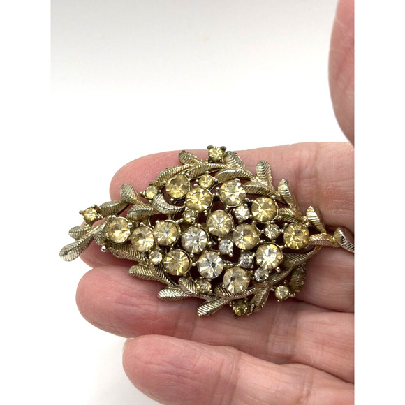 VTG Rhinestone Brooch Clear Round Stones Leaf Shape J1-3018 - Picture 7 of 9